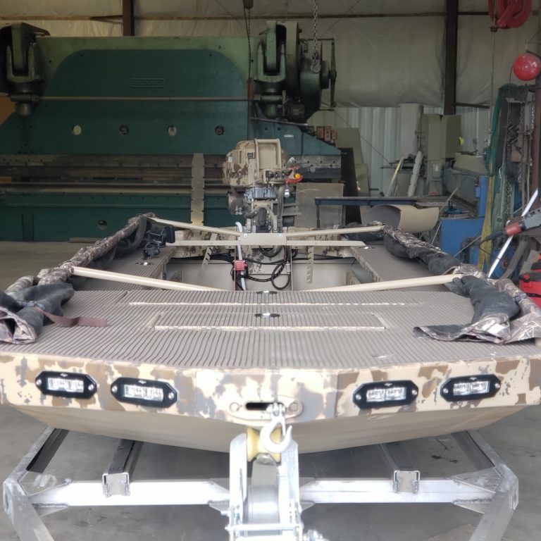 front of boat view Gale Marine Scissor Blind